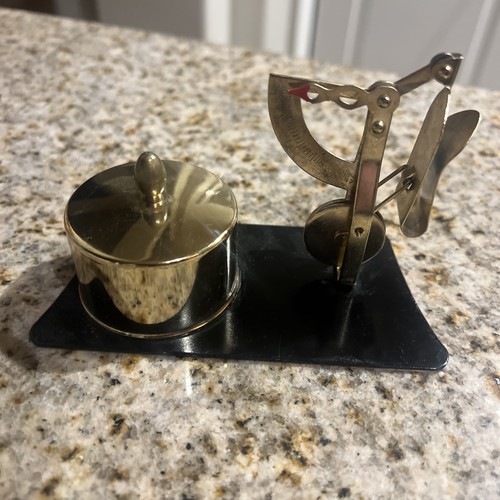 Vintage desktop letter scale - letter, &